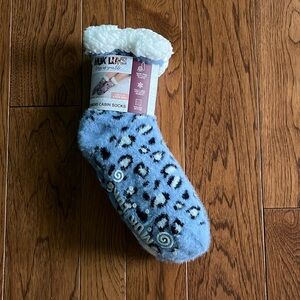 Ladies 2 pair Muk Luks size L/XL or 8-10